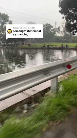 Membalas @Mas TRI tuh bang masih ada yang mancing. Abang ada di situ gak? Hehe