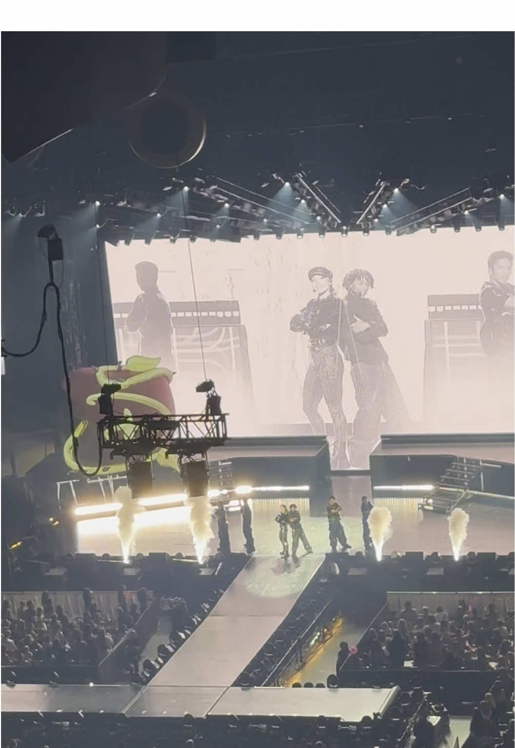 Malia and MK performing “Good To Be Bad” in Louisville, Kentucky. These two amaze me and I’m truly obsessed with this number. It’s giving Janet Jackson and Michael Jackson vibes and I’m loving it! Their vocals and the dancing is incredibly and seeing this live was so special! I love you Malia and MK!! ❤️🥹 🏷️ - #mekonnenknife #maliabaker #goodtobebad #z4 #zombies4 #descendants #descendants4 #dzworldscollidetour #worldscollidetour @Mk🇪🇹 @Malia:) @SAGE @Isaac Hernandez @CJ Jensen @yadiel_fig 