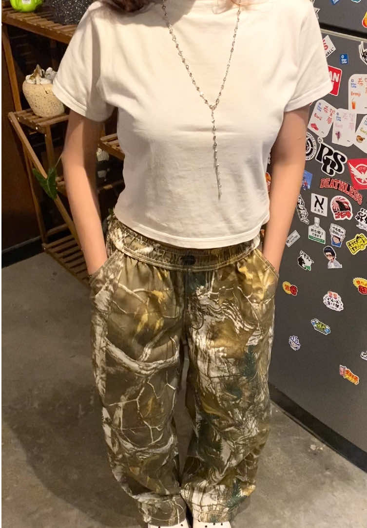 Celana nya aku spill dibawah yaa😉👇🏻 #foryou #fyp #foryoupage #ootdtiktok #streatwearoutfits #outfitchecks #baggypants 