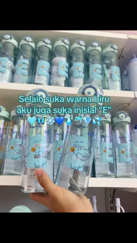 Tumbler inisial “E” ada di MINISO 🩵#minisoidgoodthing #belanjadiminiso #inisialE #E #katakata