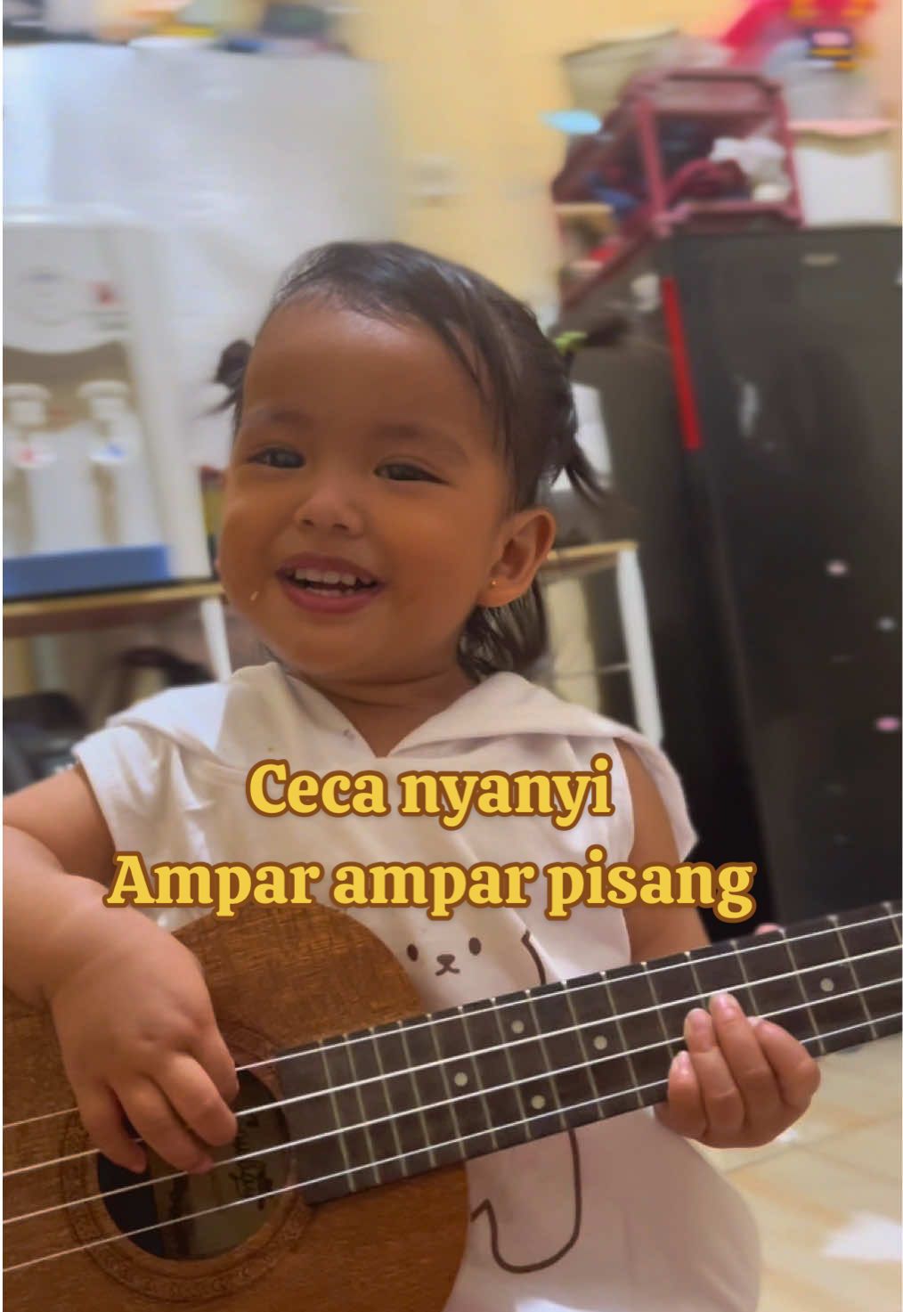 Ceca nyanyi ampar ampar pisang 🥰❤️@BapakCeca #coversong #lagudaerah #amparamparpisang #toddlersoftiktok #singing #fyp #CapCut 