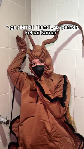Comment “yes” if ur afraid of cockroaches!🪳 TRY OUT GACHA NOW AT FANMATE.ID/KITSUNEE ❤️✨ CHECK IT OUT!🦊 have a good day everyone‼️#kitsunee #fanmate #cockroach #meme #anime