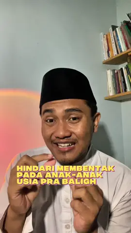 Anak-anak usia pra baligh tidak butuh bentakan, tapi mereka butuh teman bicara. Sudahkah mengobrol dengan putra dan putri bapak sekalian?? #ilmu #parenting 