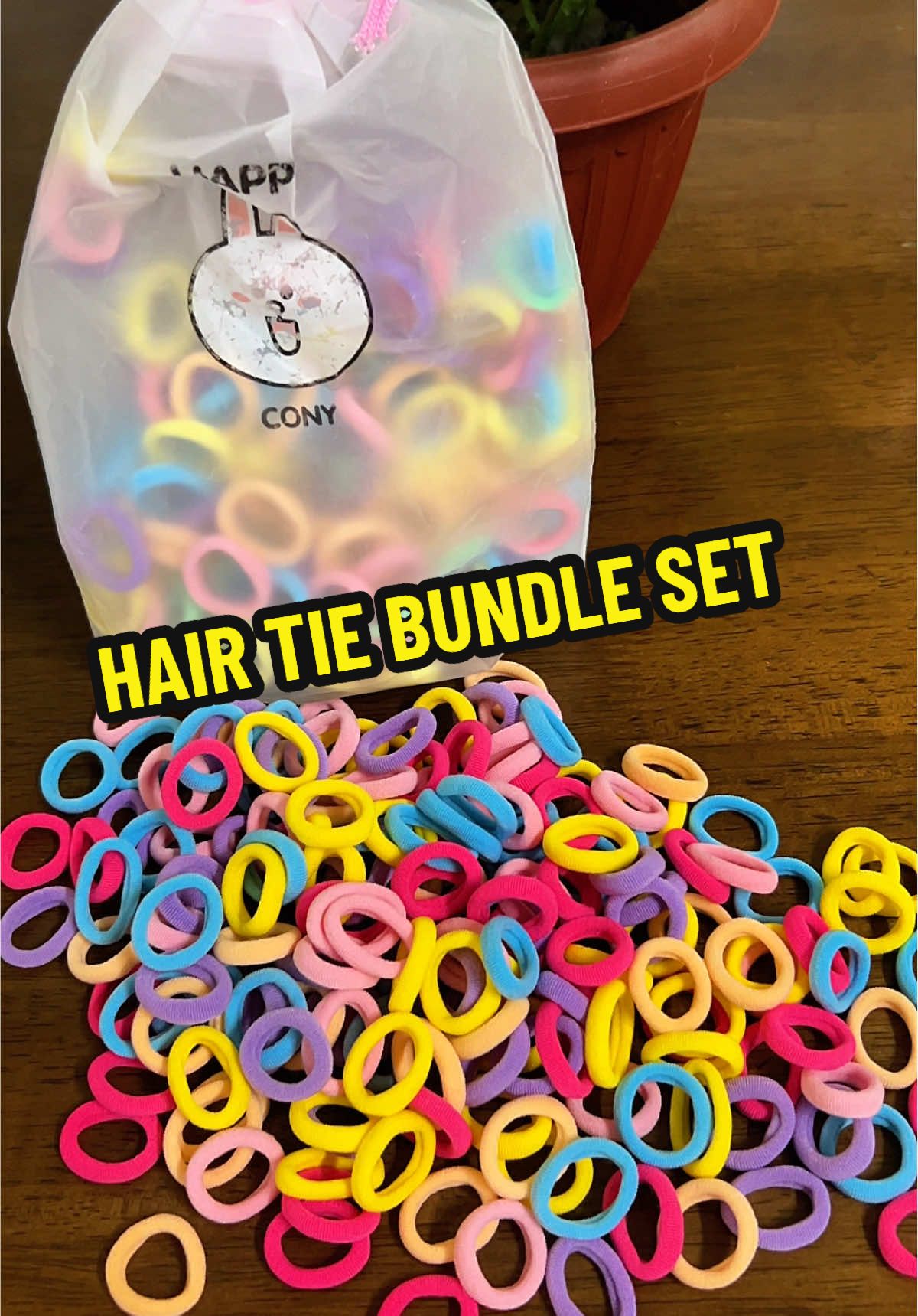 Hair tie bundle set for 30+ only! 200pcs na. Ang gaganda ng kulay 😍.    #ponytail #hairtie #hairponytail #giftideas #forkids 