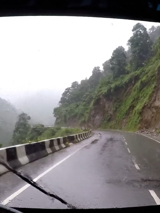 Nepal_Highway_Monsoon_Rockslide_Avoidance#veo #viral #nepal #flood #homeless #aiart #veo3 #nepalilegend #funny #ai #horror #HimalayanB #java #developer #YetiRun