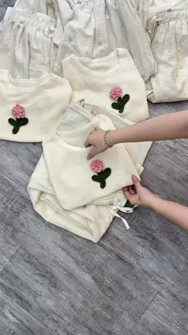 #xuhuong #xuhuongtiktok #trending #thoitrangnu #moingaymotoutfit 