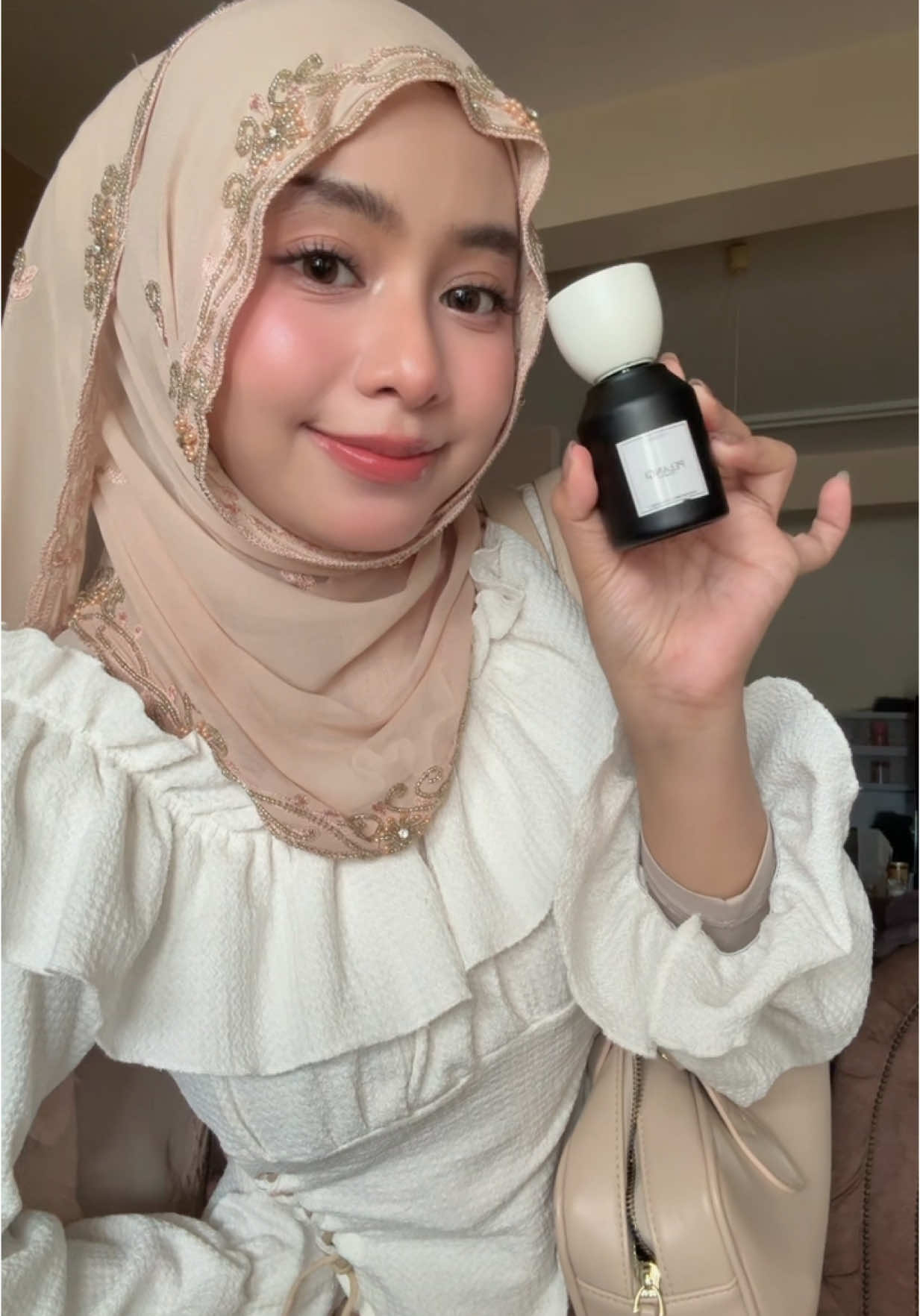 Outfit check ft @Aroame.my perfume 