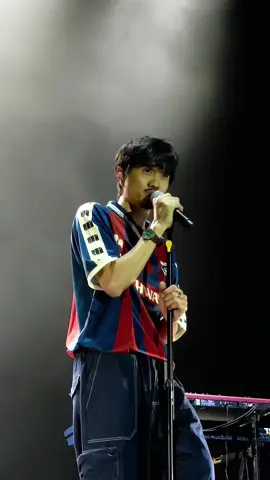 liam kalo makan gudeg 😀 alias om duta nyanyi don't look back in anger euyy 🤙 @Senggol Donk @RENDEZVOUS  #sheilaon7 #sheilagank #oasis #coversong #dutasheilaon7 