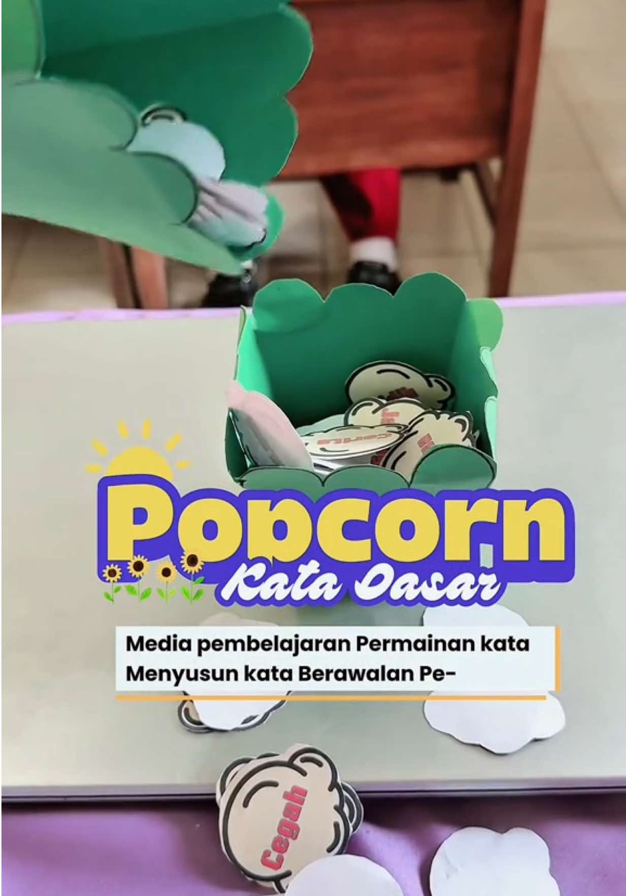 Media Pembelajaran popcorn kata dasar. Yaitu media untuk pembelajaran materi menyusun kata berimbuhan Pe-. Bisa dilakukan bersama murid dengan permainan / game pembelajaran di kelas. Yuk dicoba teman teman. #bugurukaye #mediapembelajaran #popcornkatadasar #mediapembelajarankreatif #imbuhanpekelas5 