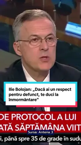 Ilie Bolojan acuză voalat atitudinea USR vis-a-vis de ceremoniile funerare ale lui Ion Iliescu. Premierul consideră că o atitudine formală, decentă, rânduită, fără emoții inutile în spațiul public ar fi fost de ajuns. „Dacă ai un respect pentru defunct, pentru familia lui, te duci la înmormântare, dacă nu, îți vezi de treaba ta, dar nu trebuie neapărat să să protestezi, să spunem, la poartă”, reproșează Bolojan manifestările USR. Cred că și în astfel de situații, într-un limbaj simplu, trebuie să avem și aici o rânduială, dacă pot să spun așa, și acest tip de de funeralii. Sunt o procedură, care mie mi se pare standard, pe care trebuie să o derulăm, pentru că un președinte le României, indiferent de de persoana lui, este un om care a avut milioane de voturi în spate, nu a mai avut un astfel de deces în acești ani și trebuia gândită o procedură standard pentru pentru astfel de situații. #bolojan #iliescu #presedinte #romania #gandul