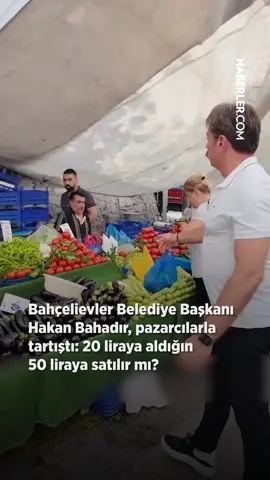 “20 liraya aldığın domates, 50 liraya satılır mı?” İstanbul Bahçelievler Belediye Başkanı Hakan Bahadır, pazarda 50 TL'ye satılan domatesin faturasını istedi. Faturada 20 TL'ye alındığını gören Bahadır pazarcıya sitem ederken, pazarcı ise 