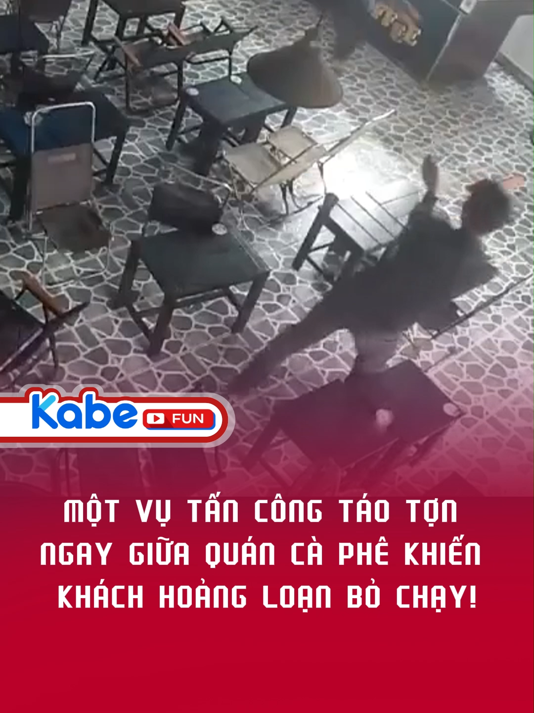 Kinh hoàng tại quán cà phê giữa ban ngày!!! #TinNong #TinTucMoi #TinAnNinh #VuViecTaiQuanCaPhe #kabefun #TanCongCongKhai #AnToanCongDong #TinNongTrongNgay #BaoDongAnNinh #HanhViBaoLuc #ThoiSu