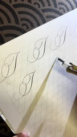 stylized letter I first style ✍🏻 #copperplate #calligraphy #handwriting #tutorial #fy 