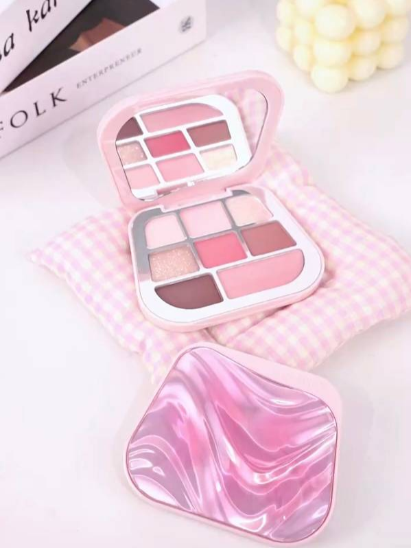 Matte, shimmer, glitter, semua ada di satu palet! #focallure #focallurebeauty #focallurebeautyshow #eyeshadow #eyeshadowpalette #eyeshadowhack
