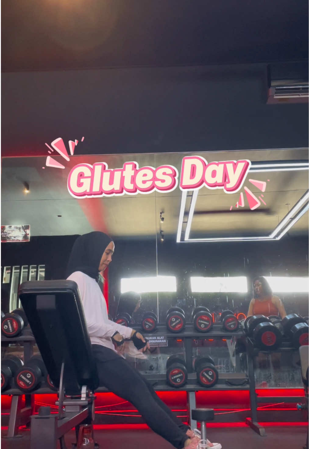 Glutes Day #glutesday #glutesworkout #glutesexercise #lowerbodyexercises #gymworkout #gym #GymTok #fitnessmotivation #gymfit 