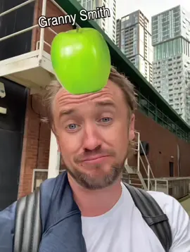 Ăn trái táo xanh thì trở về hồi xuân😳 (Remake video 2022) #tomfelton #harrypotter #bwh🐳 #fyp #viral #xuhuong 