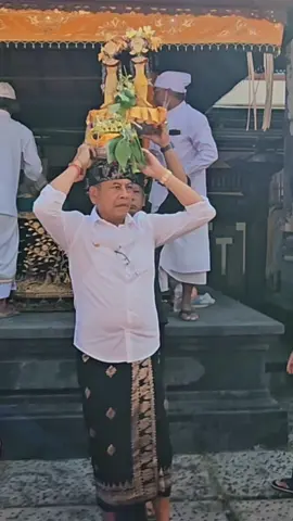 Purnama Sasih Karo, Piodalan ring Pura Padmasana Kantor Bupati 😇 #purnama #piodalan #padmasana #karangasem 