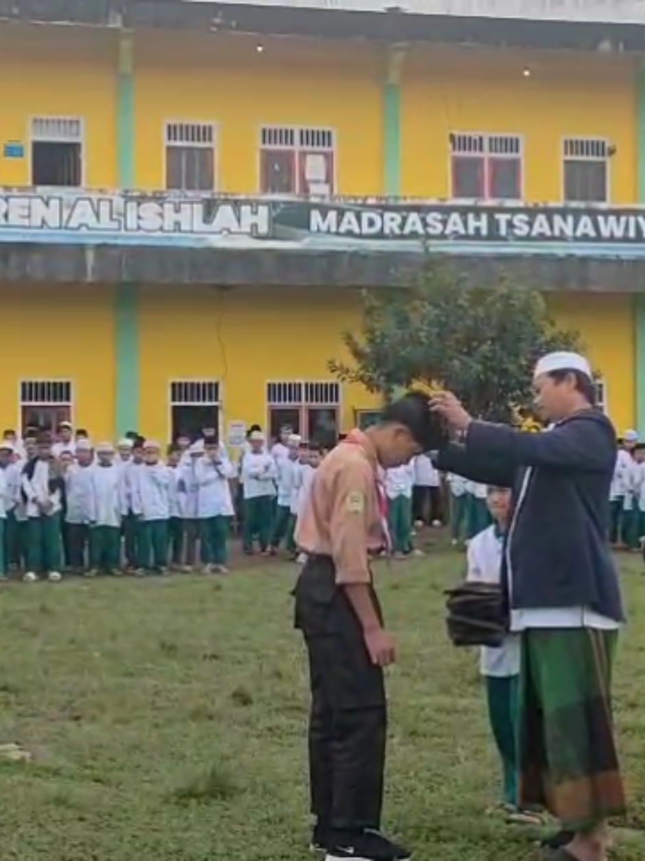Pelepasan Keberangkatan santri wan Pondok Pesantren Al Ishlah menuju Bumi Perkemahan Bismillah semoga berkah #fyp #fypege #semangat #pramuka  #bumiperkemahan #santri #pondokpesantren #alishlah #danaupauh 