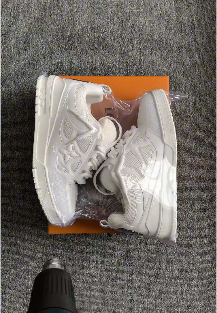 White Lv Skates 🤍#menfashion #fashiontiktok #fyp #styleinspo #fashion #outfitinspo #fashiondesigner #luxuryshoes #tiktokviral #fypviralシ #goviral #lvshoes #lvskate #lv 