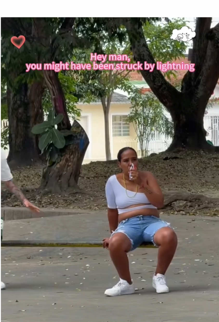 Electric shock prank #trick #prank #street #prank #foryou #funny 