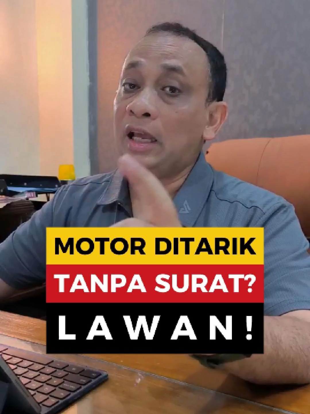 Motor Ditarik Tanpa Surat? Lawan! Pagi itu motor kamu ditarik leasing tanpa surat, tanpa izin pengadilan. Kamu diam karena merasa salah. Padahal UU Fidusia melindungi hak kamu! Eksekusi harus lewat pengadilan atau persetujuan sukarela. Jangan biarkan harga dirimu hilang dari parkiran. Klik dan pelajari strategi SBBU hari ini. #Motor #Lawan #Hukum #Fidusia #SBBU #dzolim #Martabat #cicilan #debtcollector