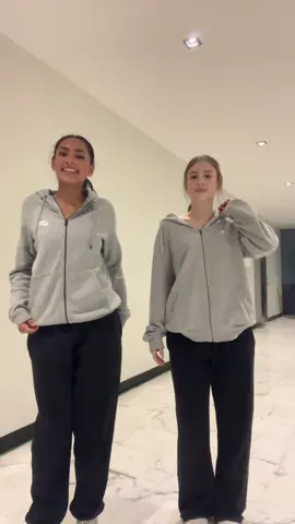 #fyp #foryou #dance #dancesfor2people #xyzbca #trend #trending #trending #friends #bestie #duo #school #matching #oufit #OOTD #blowthisup #viral 