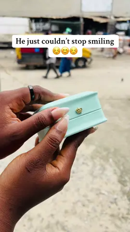 He just couldn’t stop smiling 🙂 #golddiggersjewelries #jewelrywholesaler #jewelrybusiness #wholesalejewelry #engravedbracelet 