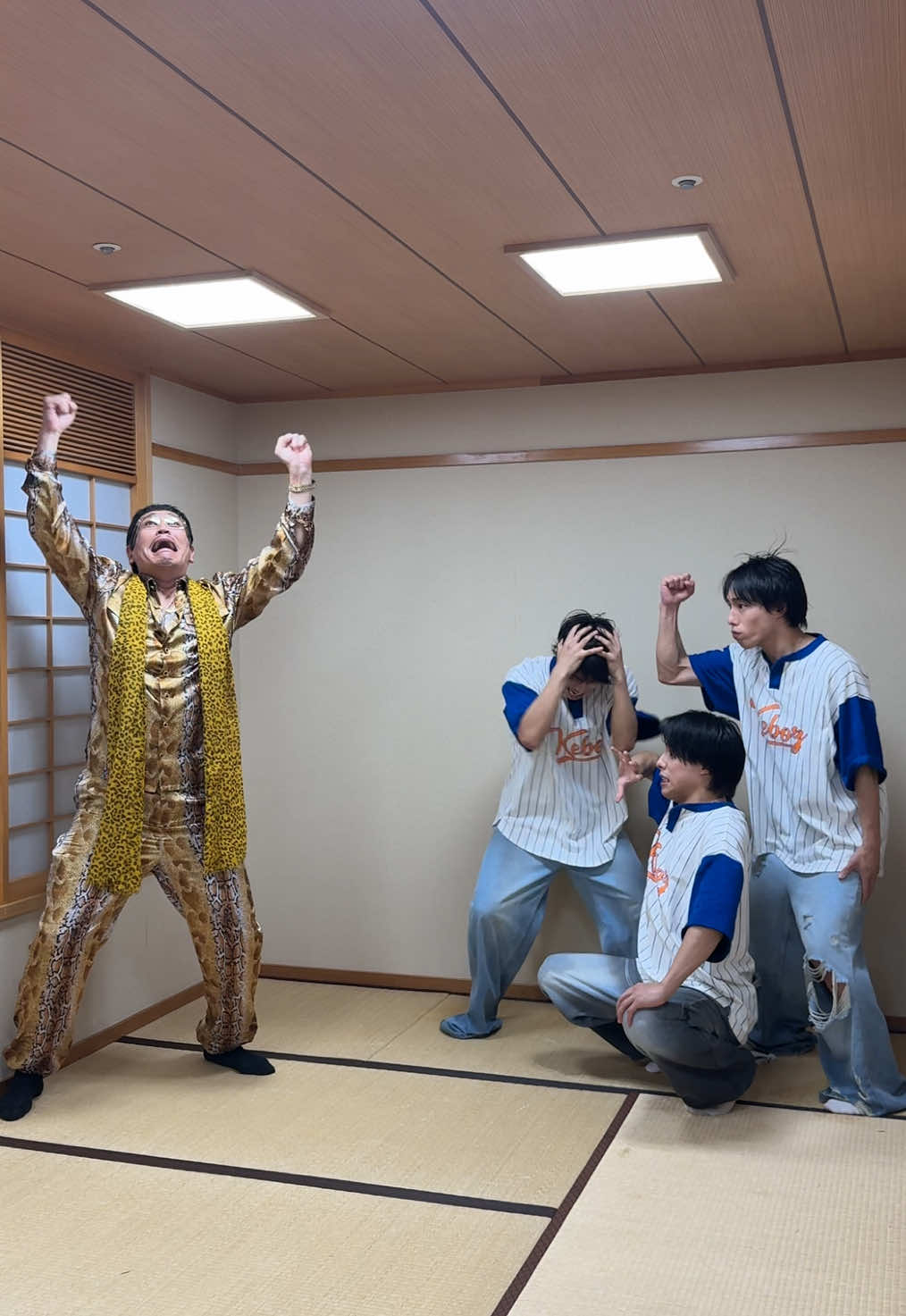 @佐藤三兄弟🍡 さんと「ピコ太郎による野球拳おどり ～さらにダンスフレーバーを加えて～」⚾️ Baseball-Dance MUSIC Fesありがとうございまピコ！🏯🌙 #佐藤三兄弟 #triplets #PPAP #PIKOTARO #PPAP10周年 #松山野球拳おどり #baseballdance #愛媛 #松山 @Baseball-Dance 