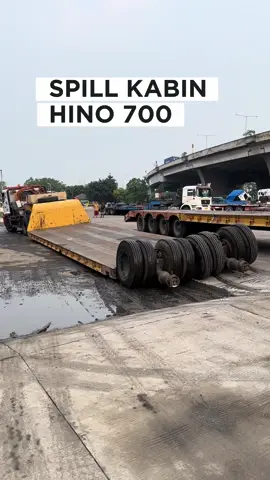 Spill kabin hino 700#hino #hino700 #truckmaniaindonesia #truckmania 