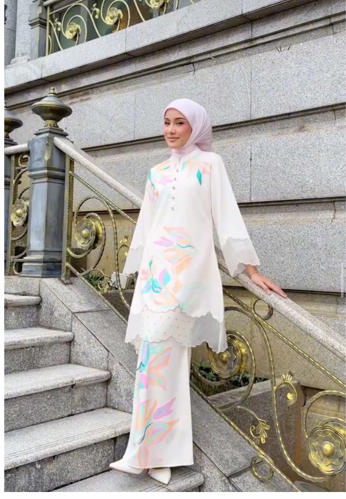Looking stunning this LEOLA KURUNG in sand colour ✨ our batik series suitable for teacher n student ..come and grab at our butik guys while stock still have ...see u guys✨🌹 #fyppppppppppppppppppppppp #fyp #batikcollection #batikseries #jannahnoebangi