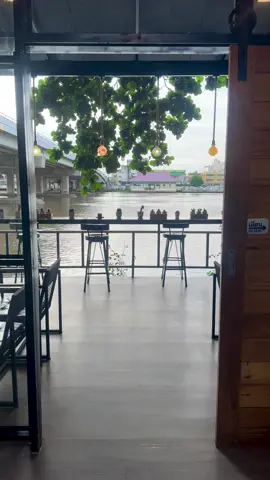 มาถ่ายรูปด้วยกันไหมมม มาลองเช็คอินร้านเราดูไหม มาลองทานเบเกอรี่ร้านเราดูไหม มาดริ้งดรั้งกันไหม ไม่ว่าคุณจะมาคนเดียว หรือมากับใคร รับรองมีแต่ความอบอุ่น และรอยยิ้ม มาหาเรากันนะ🥰🤗 #2timescafeandbar #คาเฟ่แปดริ้ว #บาร์แปดริ้ว #แปดริ้ว #ฉะเชิงเทรา #คาเฟ่ใกล้ฉัน 