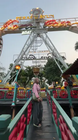 harus paling belakang biar terbang😏 #korakora #dufan #ancol #terbang