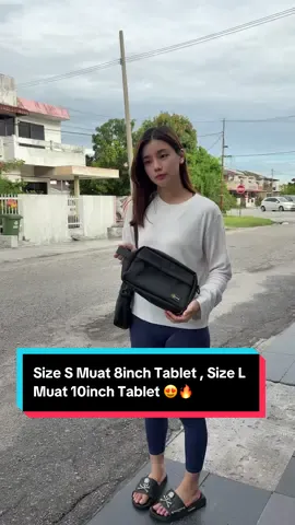Sniper bag ni betul2 lawaaa giler harga murah tapi quality tak mengecewakannnn! Tahan lasak , kalis air , anti scratch 😍🔥🔥 size S muat 8inch TABLET , Size L muat 10inch Tablet , semua design lawa2 !! Lightweight senang nak bawak ke mana2 😍🔥🔥 #sniper #sniperbag #slingbag #mamaelainerecommend #fyp #viral #trending 