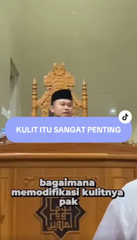 Banyak orang berbicara isi namun tak sedikit lupa pada kulit, apalagi yang bahaya kalau kulit lupa sama kacang🤣🤣🤣🤣🤣 #ustadzpramuka #daipramuka #rudinidaipramuka #dakwah #fyp #fypage #viral 
