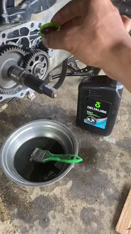 Jos juga pake oli ini lengket bener #deltalube_oil 