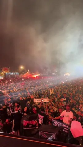 BANDUNG YANG TAK TERBENDUNG @Bandung Belongs To Us  #threesixty #sampainanti #konserbandung #flowercityfest #bandung 