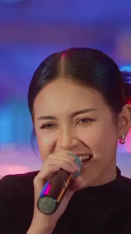 SASYA ARKHISNA - NYIKSO BATIN #musik #nyiksobatin  #sasyaarkhisna #padahariini 