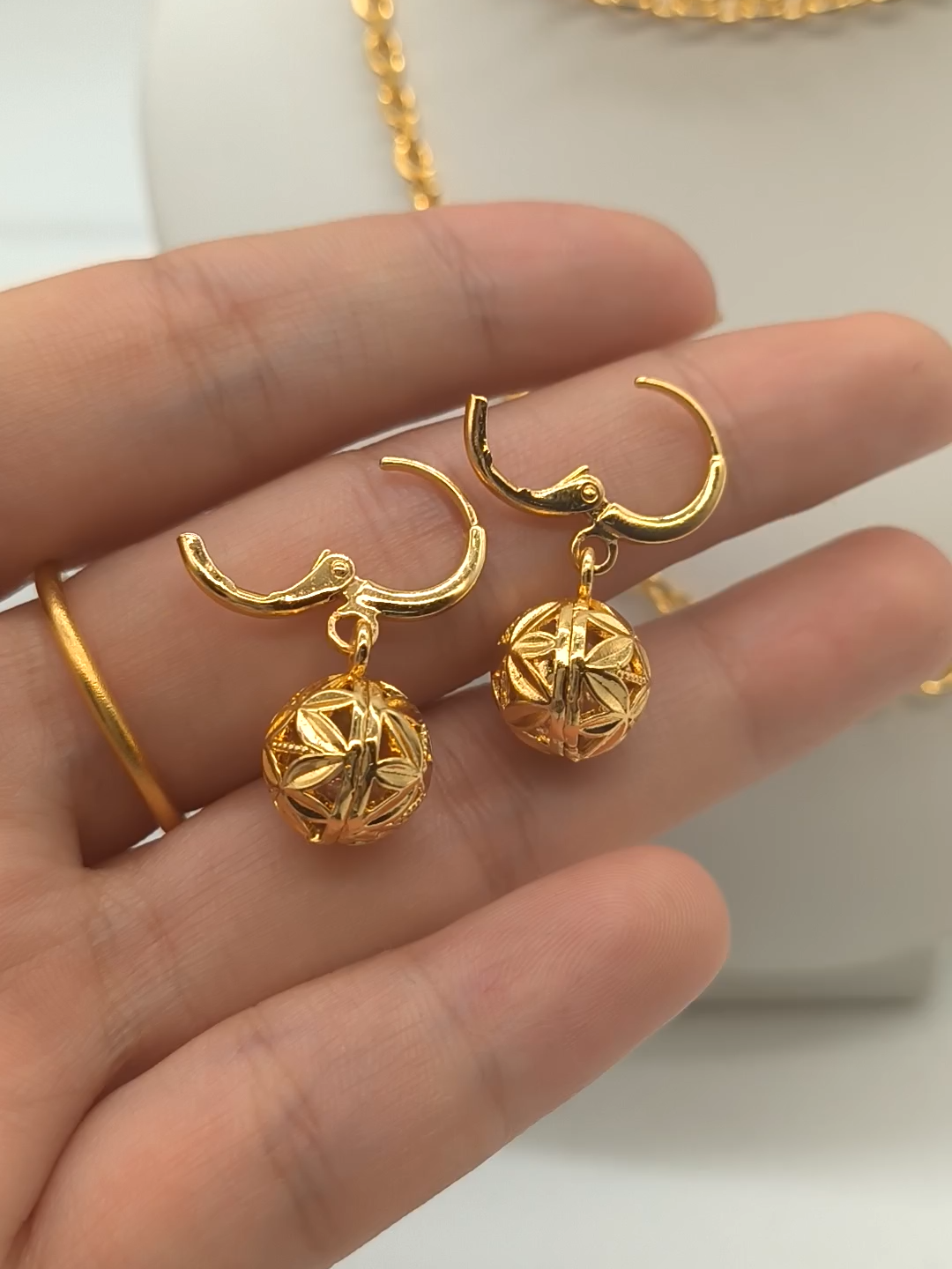 🔥Jewelry 18K gold-plated pawnable Nasasangla 100% Original Hollow out clover flower pendant earrings hypoallergenic for women#originales #saudigold #earring