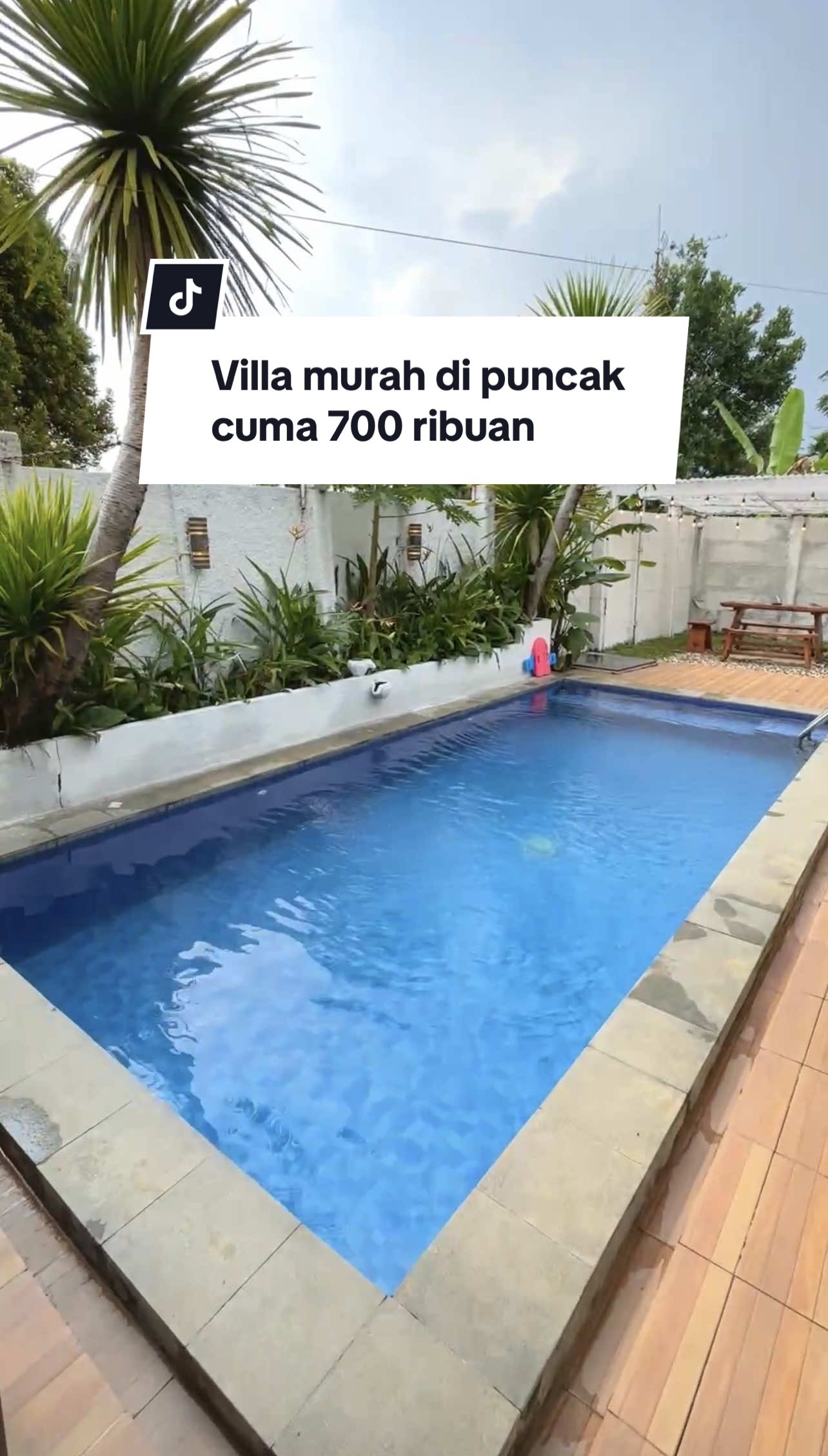 Villa murah dipuncak!! Cuma 700 ribuan aja nih!! Kapasitasnya bisa muat sampe 25 orang dan enaknya udah free Breakfast 10 pax loh!! 📍 Villa nyaman disini!! Reservasi : 087760260873 / 085950382248 #villamurah #villapuncak #infopuncak #puncak 