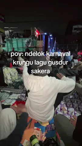 kepencet emot🤣