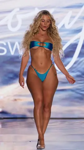 Abby Seidl for Moxy Swim 🥶 Miami Swim Week 2025 #fyp #foryoupage #swimweek #Runway #viral #fashion 