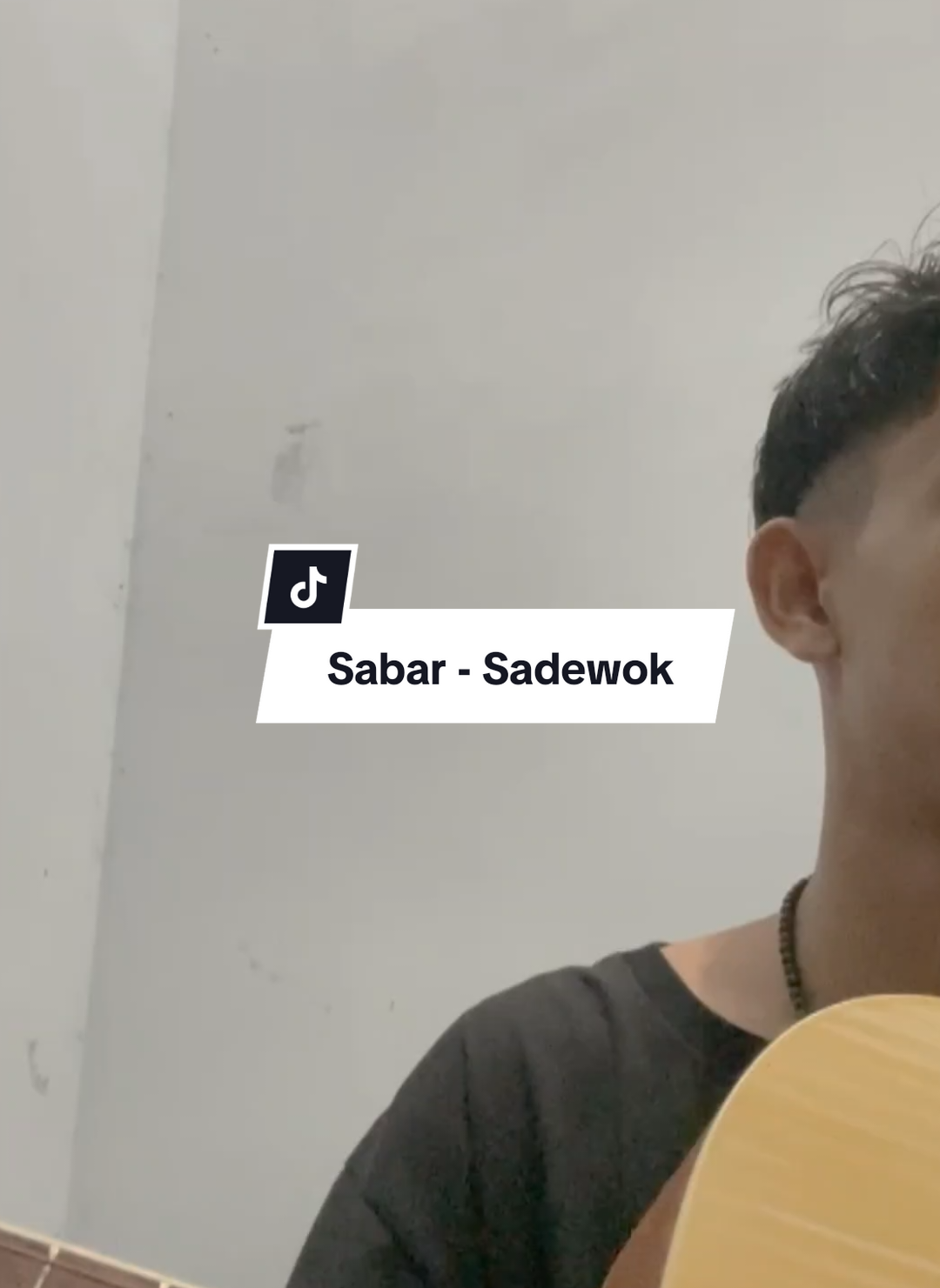 Sabar - Sadewok 🎶 #sabarsadewok #duhsayangngaputenesaetu #covergitar #lagujawahits #jowopride #fyp #amriiaja 