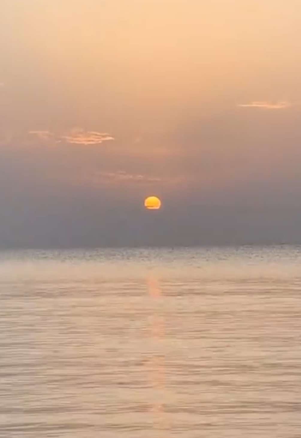 සත්තයි ආලේ මම දුන්නු කුළුදුල් ප්‍රේමේ✨ #sunsetvibes #sunset #clouds #beach #fy #fyp #fypシ゚viral #trendingsong #tiktokvirales #vikasithamal #mahirusenarathne #rashanbalasooriya #mino👣 @Mahiru Senarathne 