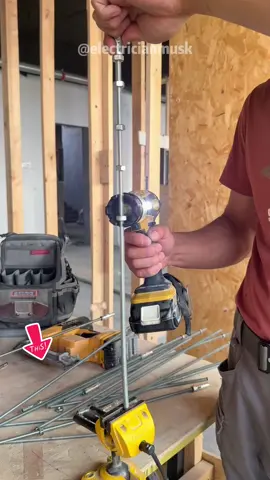 Great screw threader#drywaller #dewalttools #tool #tiktokshop #bluecollar #outdoorworkers #diyer #plumber #sparky 
