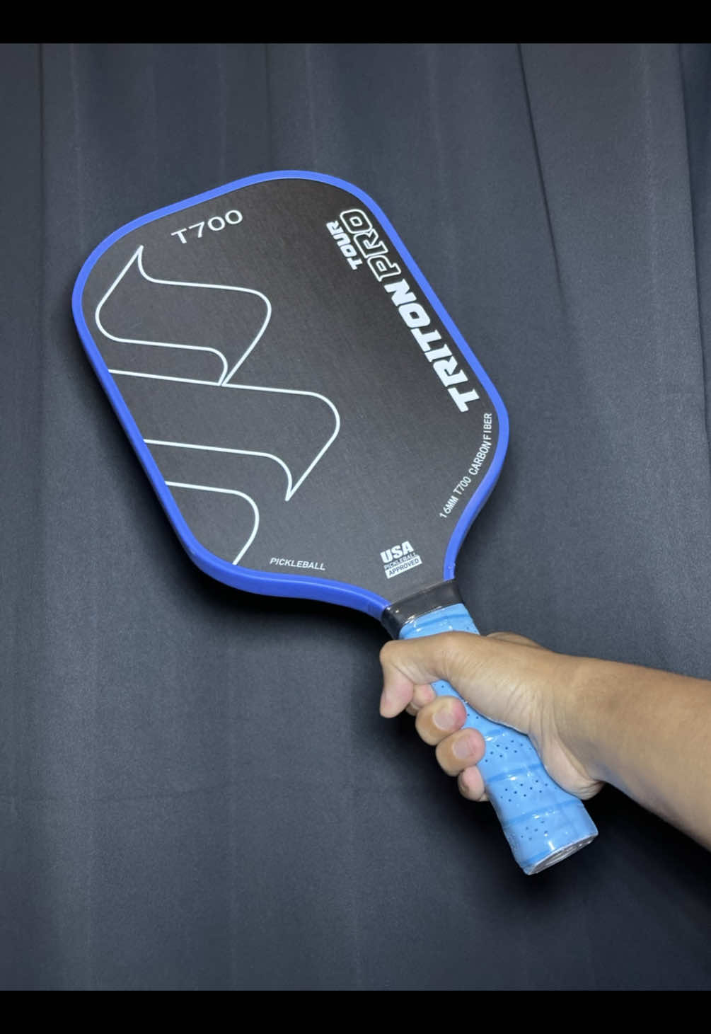 Sesuai untuk beginner, material carbon fibre T700, ringan, surface sedikit kasar, mudah nak control bola, dan harga mampu milik. #fyp #foryoupage #fypmalaysia #tiktokmalaysia #pickleball #paddle #pickleballtiktok #pickleballhighlights #pickleballislife #pickleballpaddle 