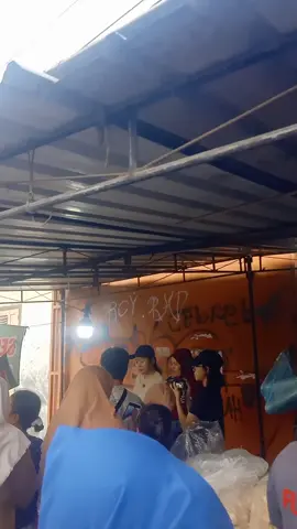 Sego wiwit porsi Gajah @karno.karno21 kedatangan tamu mak'e @soimah_pancawati 😍🎊🎉💃 #viraltiktok  #viral  #soimah  #segowiwit 