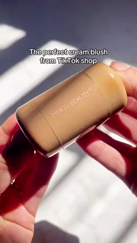 The perfect cream blush… instant sun-kissed glow 🙌🏼✨ #sunkissed #creamblush #tiktokshop #summerblush #summermakeup #summermakeuproutine #3in1blush #ugcbeauty 