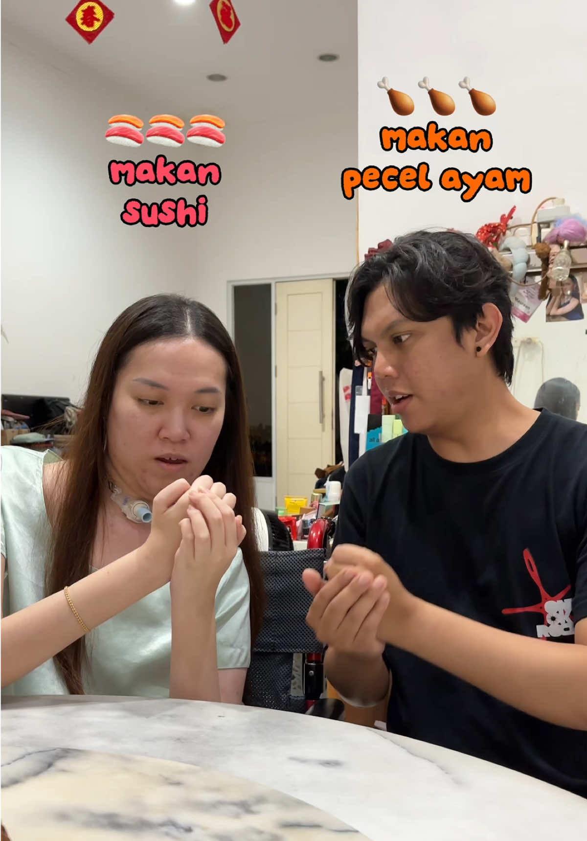 Sushi is lyfe!🍣🤍 #interabledrelationship #interabledcouple #tiktokcouple #coulplecomedy #tiktokcomedy #longtermrelationship #sushi #sushilover #fyp #foryou 