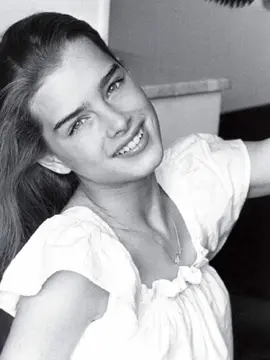The most beautiful girl i have ever seen 🪽 #brookeshields #stellvrr #beauty #fyp #brookesheilds 