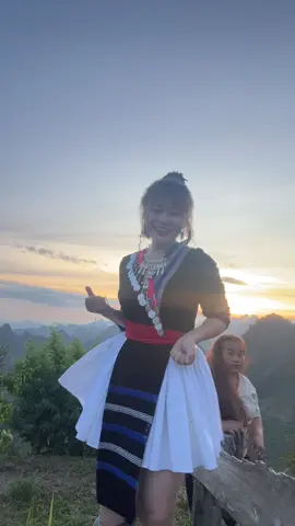 Anh thích ai 😳